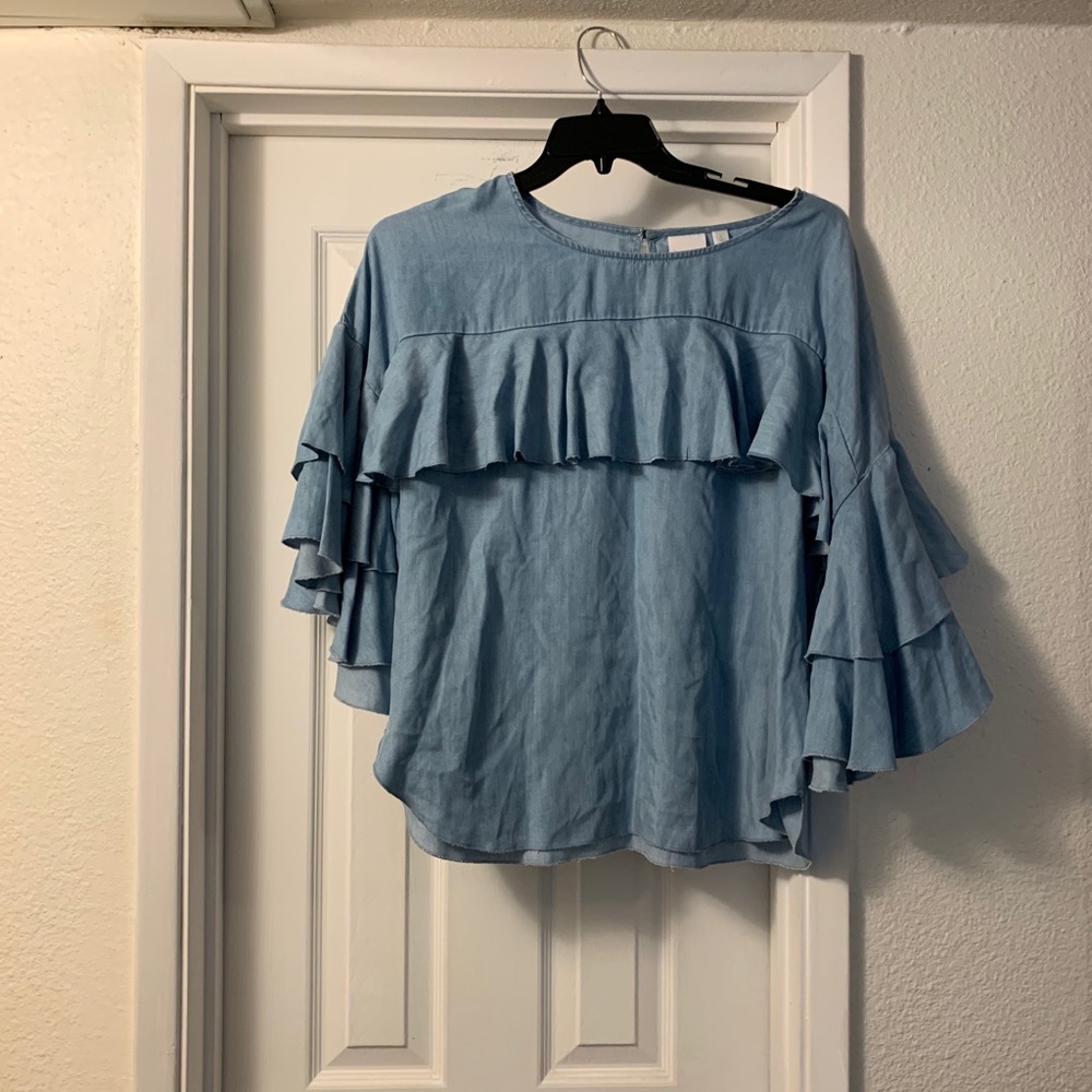 RUFFLED DENIM TOP W/RUFFLED SLEEVES